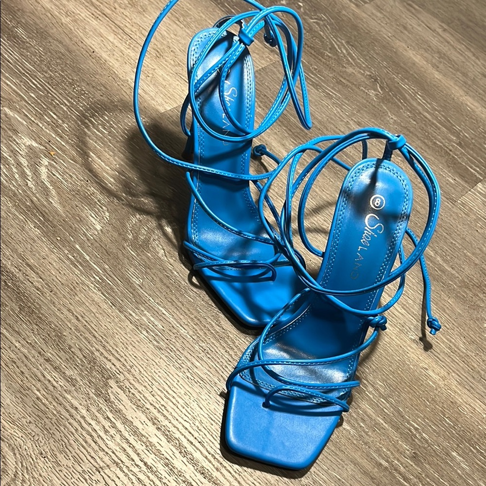 ❌SOLD❌Blue Strappy Lace-Up Heels - Picture 3 of 14